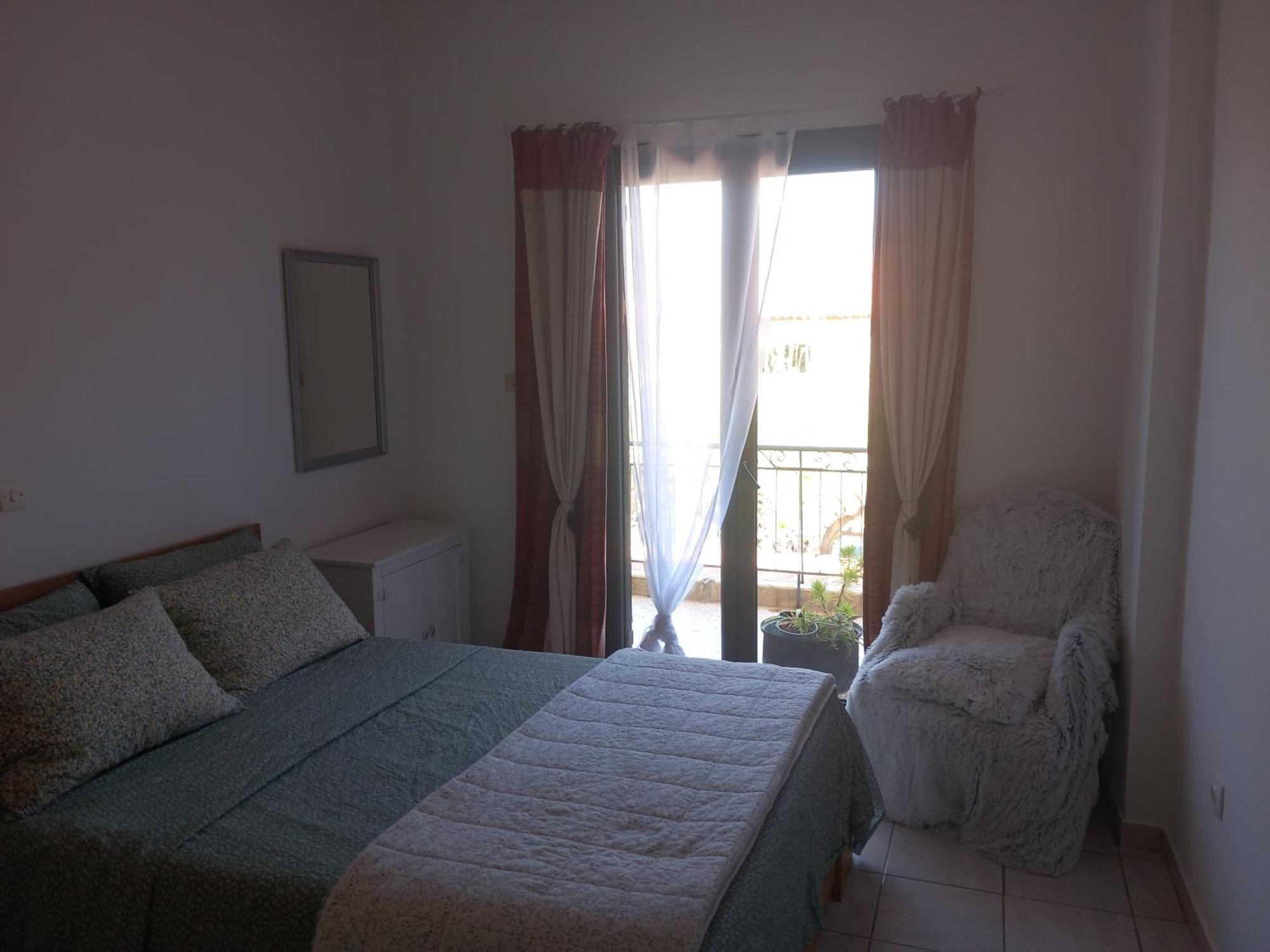 Stoupa Beachside Retro Apartment Exteriér fotografie
